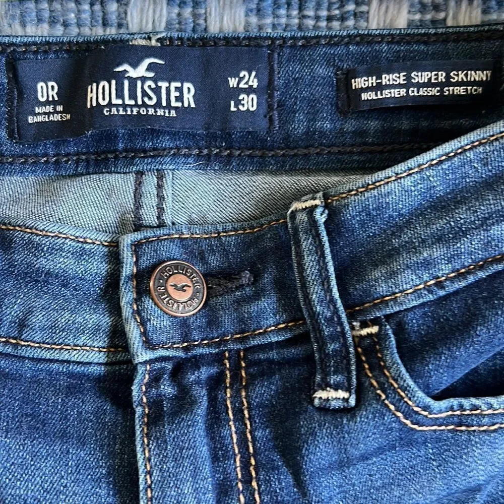Hollister Women’s 24x30 Highrise Super Skinny Stretch Dark Washed Blue Jeans